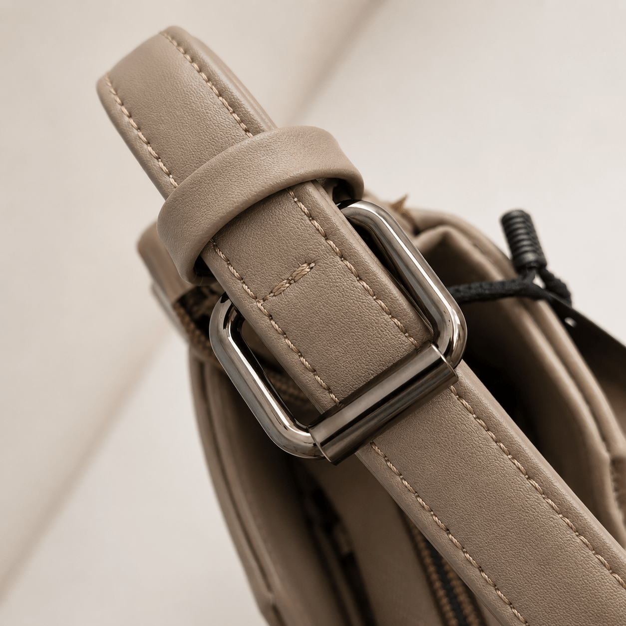 OZO Aura Sling Bag - OZO Bags
